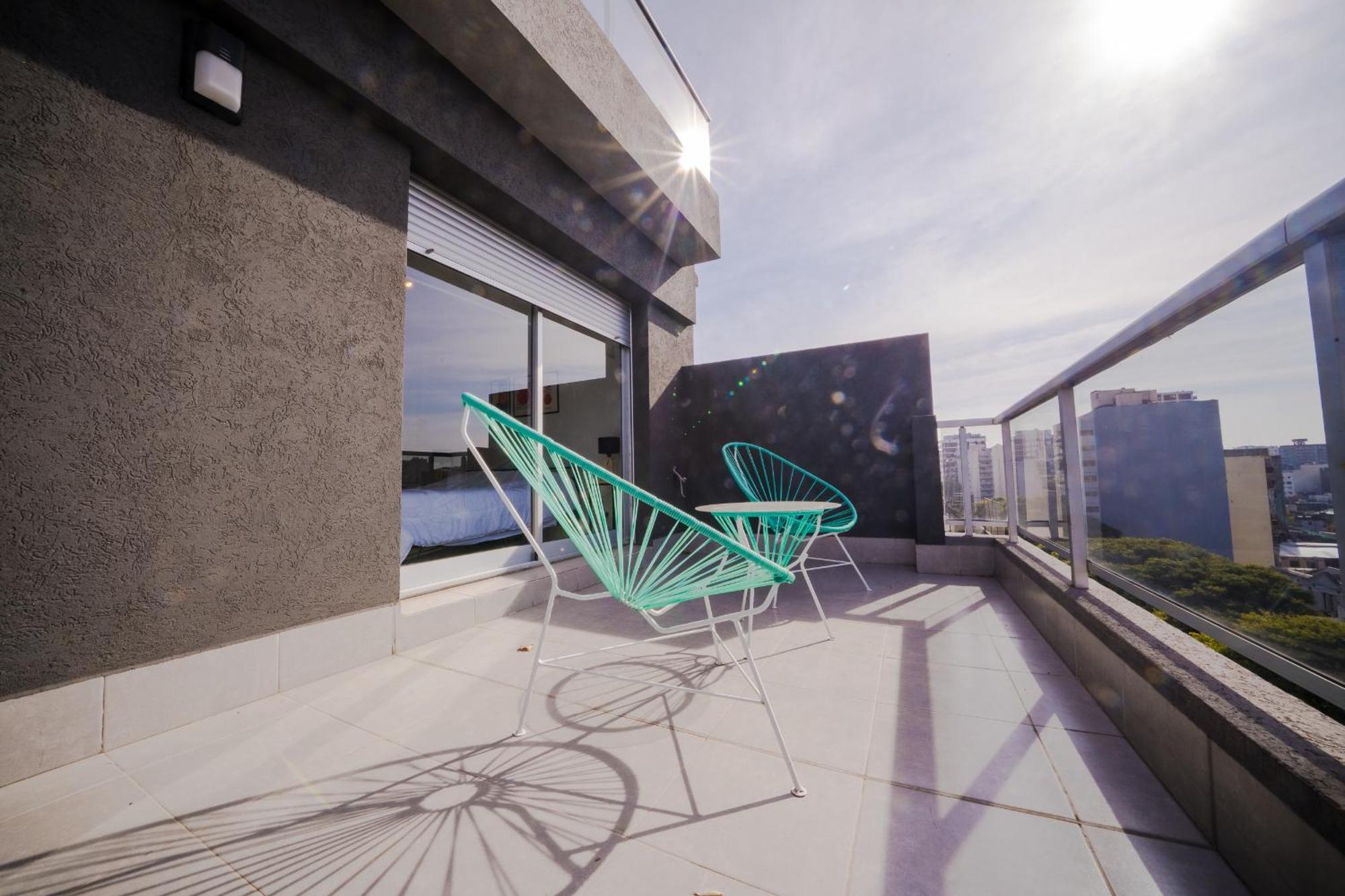 Elegante Y Moderno Departamento Con Terraza
